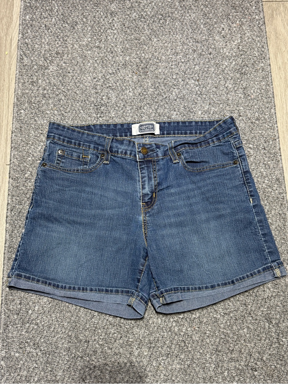 Women’s Levi Signature Denim Jean Shorts
